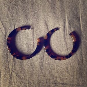 Brand new‼️ DIFF Eyewear large tortoise hoops